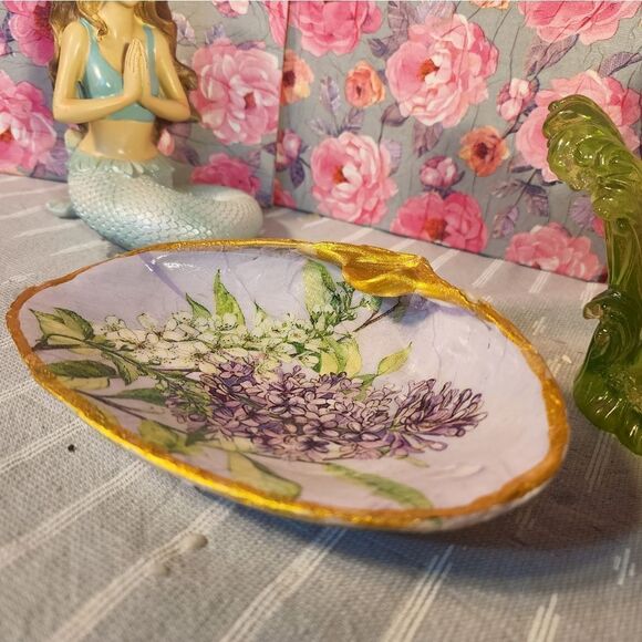 DECOUPAGE CLAM SHELL DECOUPAGE TRINKET DISH WITH FLOWERS - Picture 5 of 9